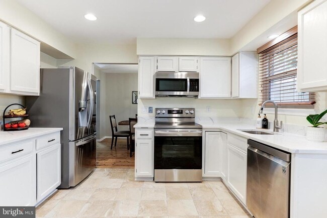 Building Photo - 22 Newland Ct