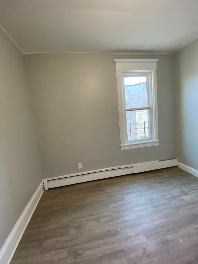 Building Photo - 12 Riverview Pl