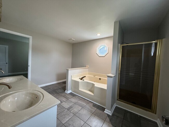 Building Photo - Charming 3-Bedroom Home in the Heart of Murfreesboro!