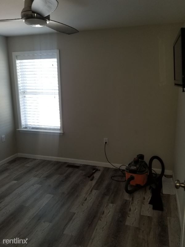 Building Photo - 4 br, 3.5 bath Townhome - 4 Woodcrest Dr SE