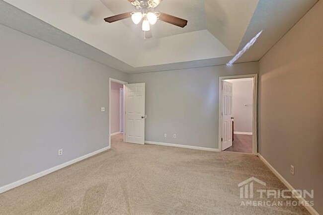 Building Photo - 910 Hounds Ridge Ct
