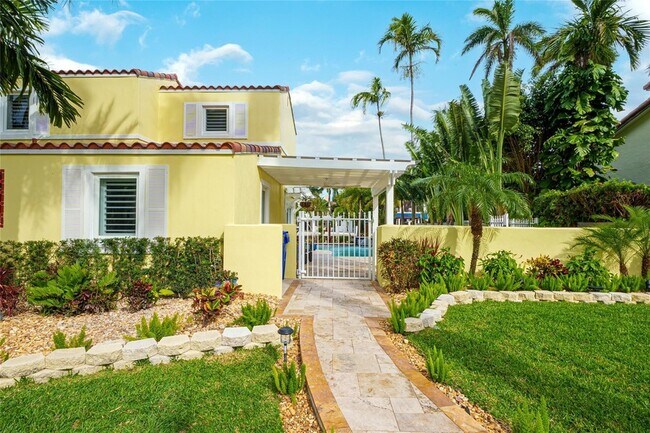 Building Photo - 500 Royal Plaza Dr