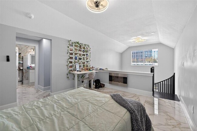 Building Photo - 1074 Peachtree Walk NE