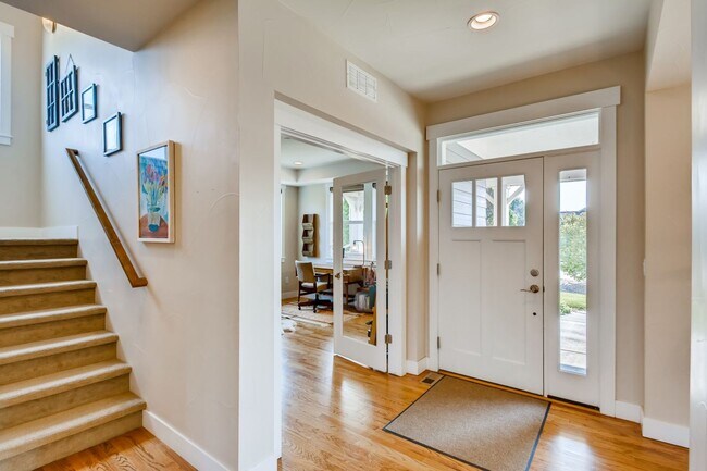 Building Photo - Spacious 5 BDR Family Home in Niwot