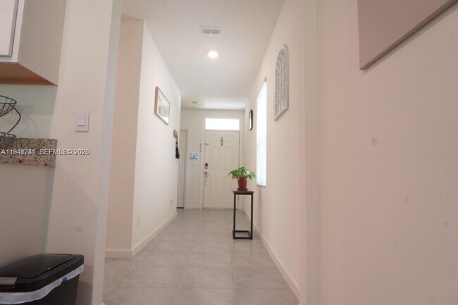 Building Photo - 10770 SW Vasari Way