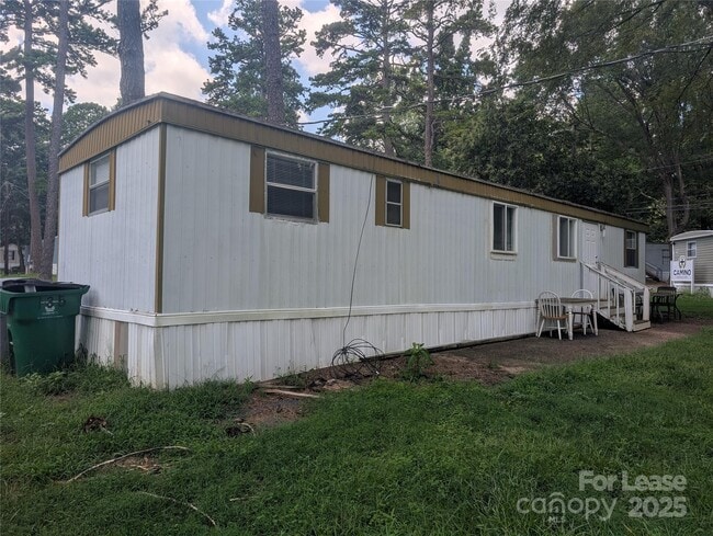 Building Photo - 6028 McDaniel Ln