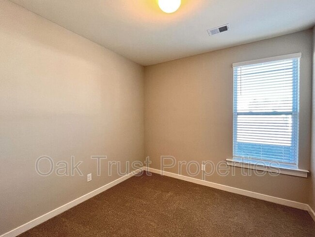 Building Photo - 117 Summer Tanager Dr