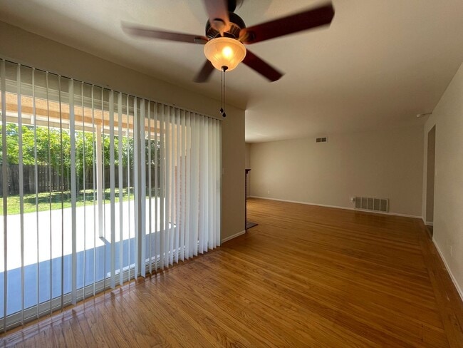 Building Photo - Single Story 3 Bedroom, 2 Bath Single Story Home with Huge Backyard!