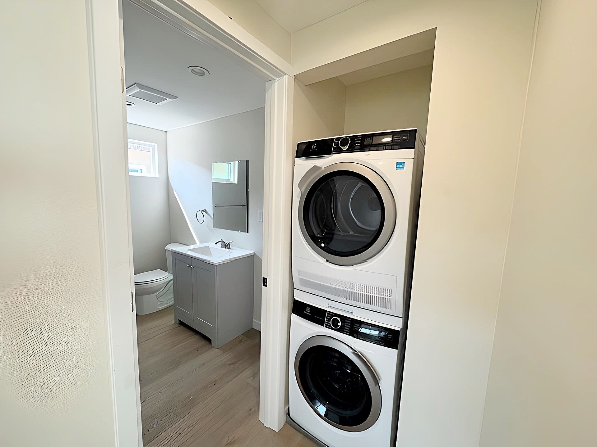 Building Photo - 1302 Amethyst St