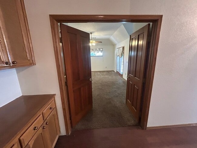 Building Photo - 3 Bedroom 2 Bathroom with a Bonus Room and Pool in the El Diamante School District!