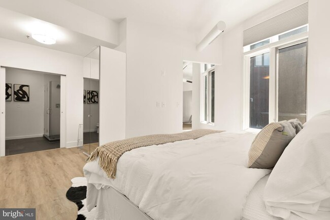 Building Photo - 1700 Kalorama Rd NW