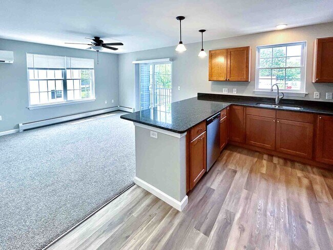 Building Photo - 21 Pinecrest Dr