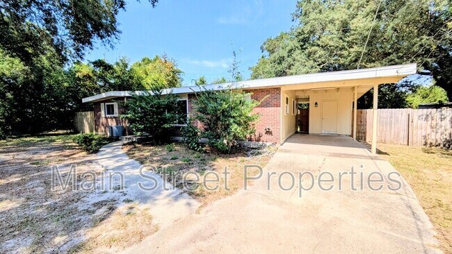 Building Photo - 2120 Curry Cir