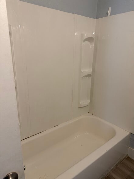 Bathroom - 2114 Hayes St