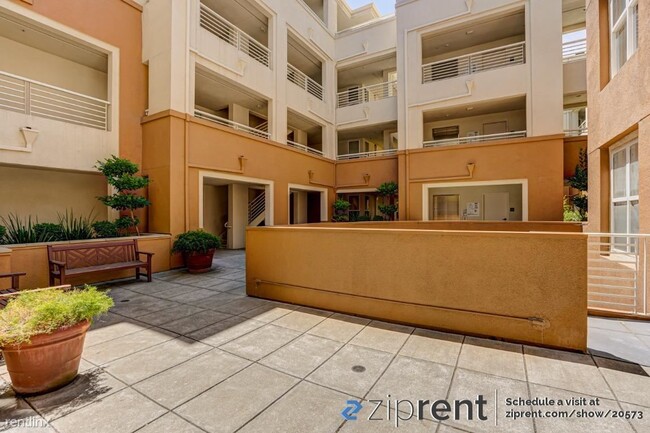 Building Photo - 2 br, 2 bath Condo - 1 Crescent Way, San F...