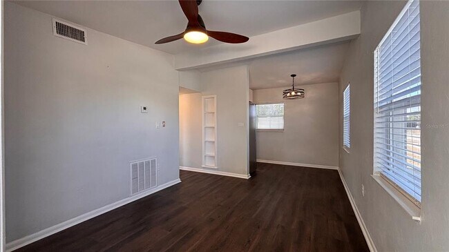 Building Photo - 21543 Kenyon Ave