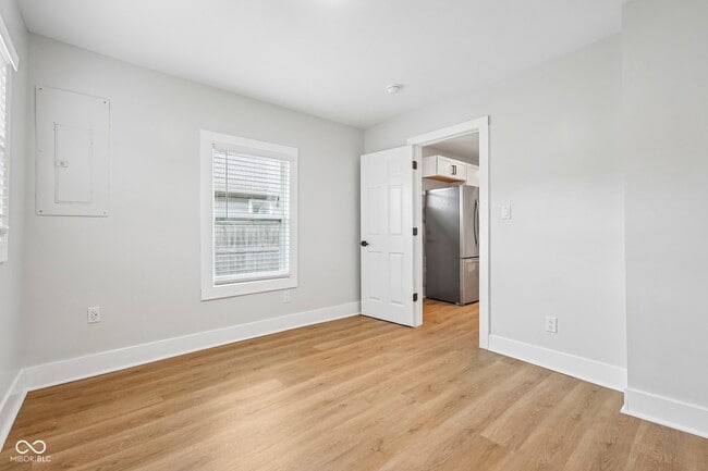 Building Photo - 3847 Hoyt Ave