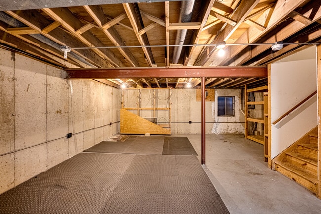 Building Photo - 1640 Hilton Head Dr