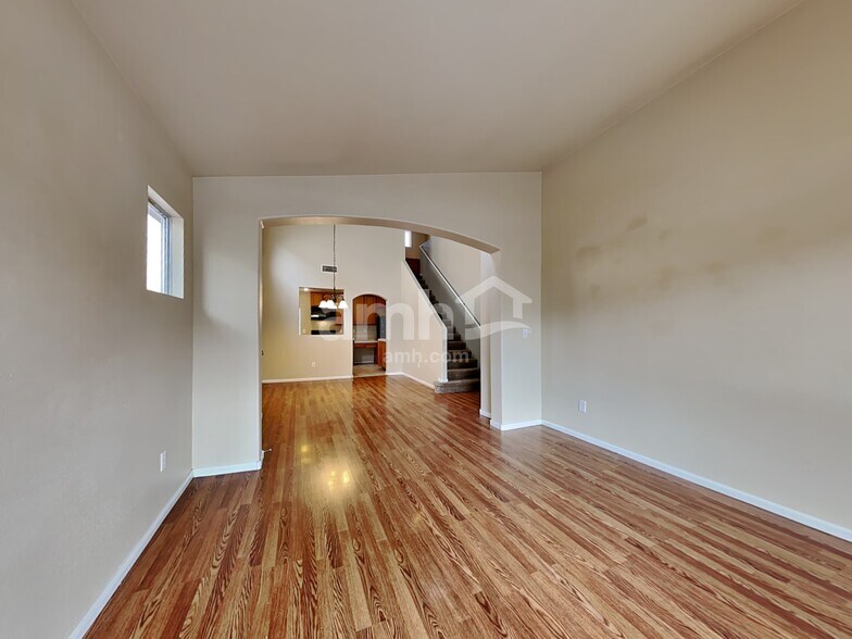 Building Photo - 909 Ortega Hill