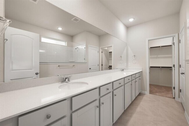Building Photo - 113 Coleto Tr