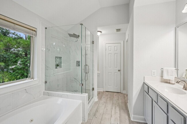 Building Photo - 90 Panterra Way