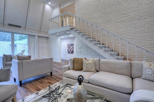 Building Photo - 5407 John Dreaper Dr