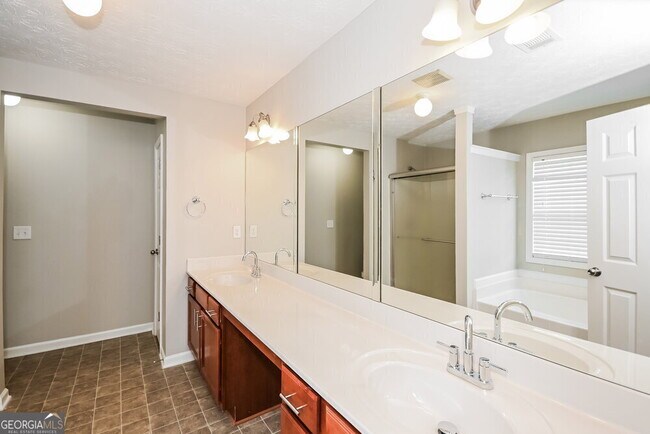 Building Photo - 222 Winterbury Dr