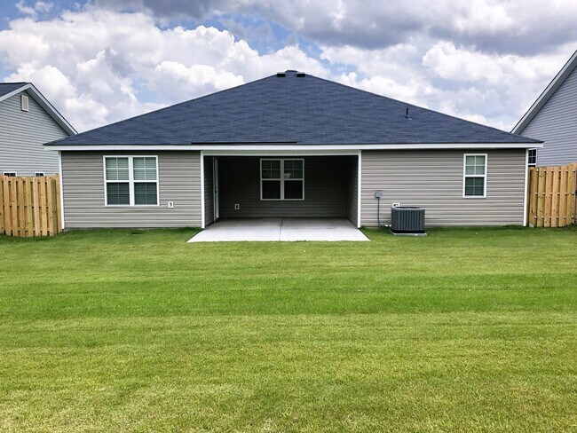 Building Photo - 895 Goodale Dr