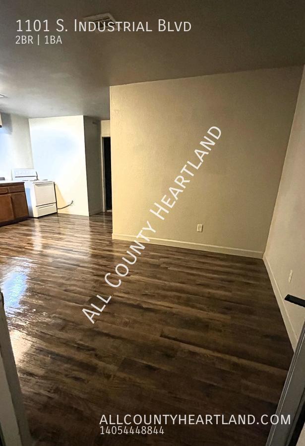 Building Photo - Move-In Special: 2bed/1bath in El Reno!