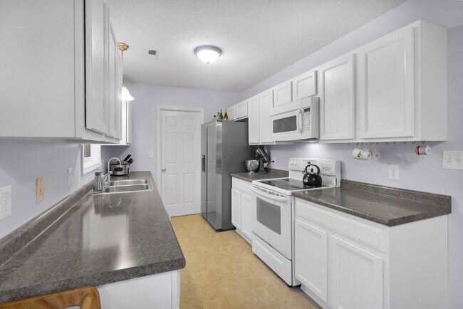 Building Photo - 116 Gregory Dr