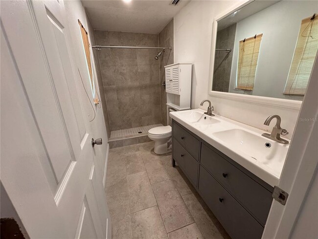 Building Photo - 5260 Lima Pl