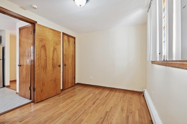 Building Photo - 350 Cator Ave