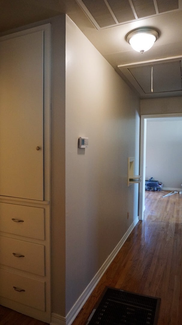 Building Photo - 4 BED 2 BATH 1 CAR GARAGE PLUS CARPORT IN STEVE PENNINGTON ADDITION