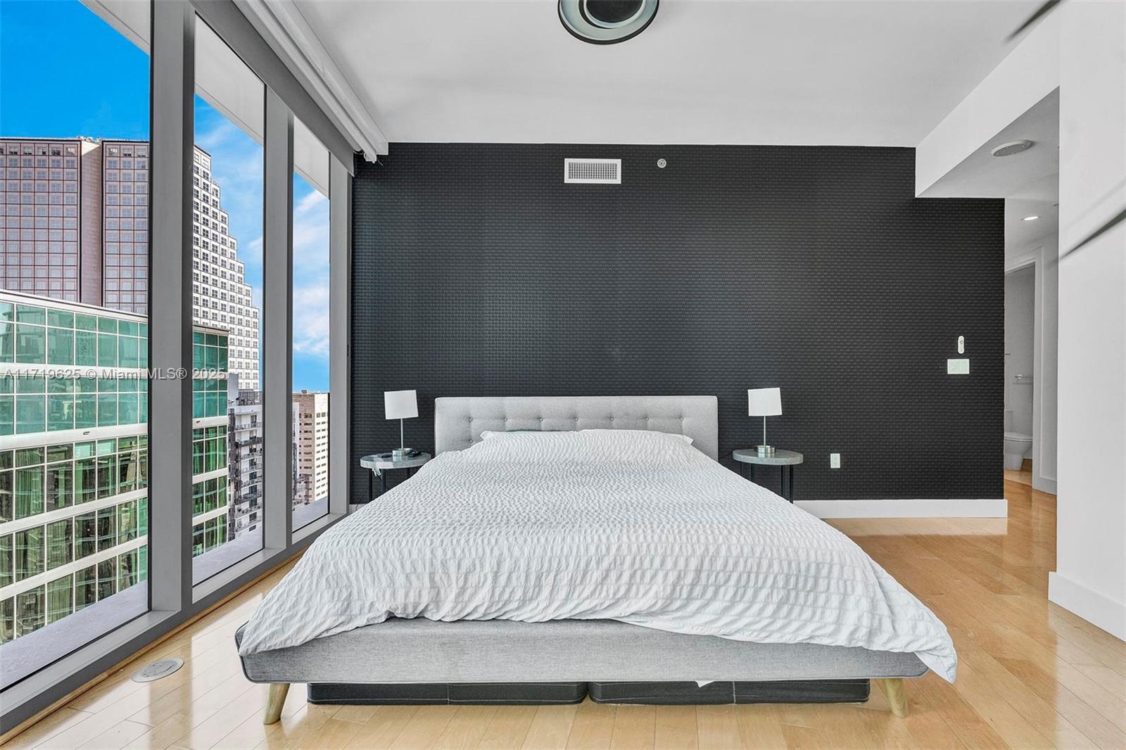 Building Photo - 200 Biscayne Boulevard Way