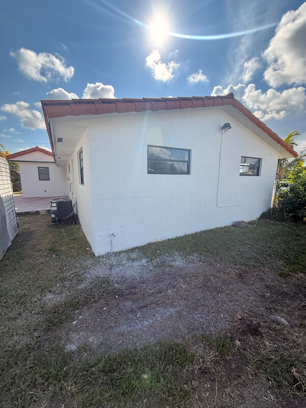 Building Photo - 17855 SW 105th Ave