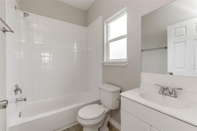 Building Photo - 412 Booth St