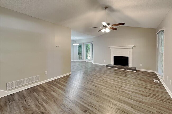 Building Photo - 323 Sumer Ln N