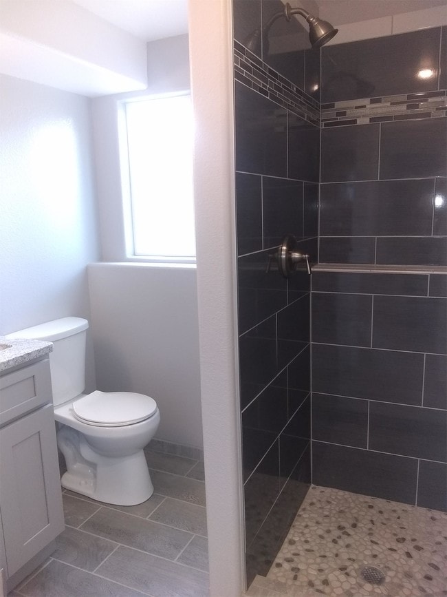 Building Photo - 803 Potter Dr