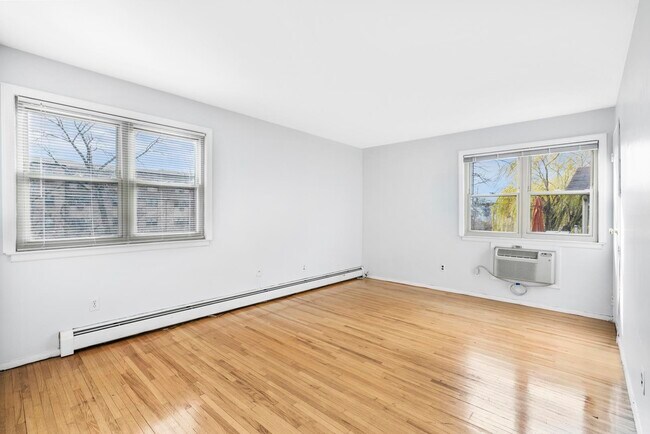 Building Photo - 1138C Farm Rd