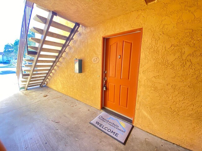 Building Photo - *Special* Charming 2 bedroom 2 bathroom Condo in Oceanside!
