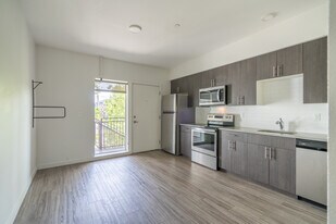 Building Photo - Savona Apartments