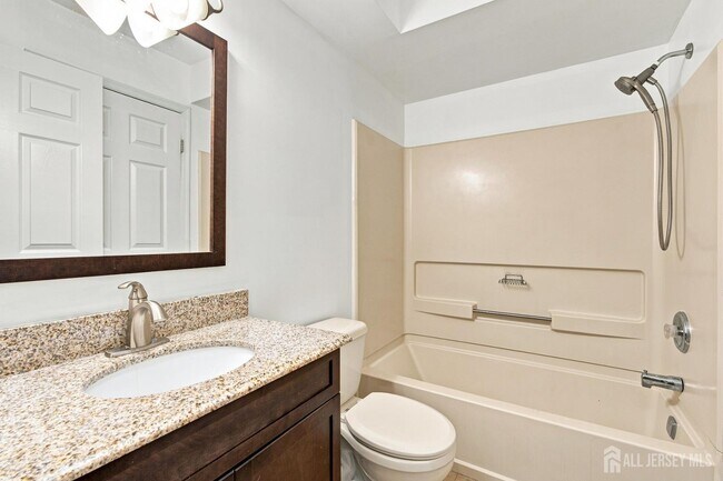 Building Photo - 1634 Waterford Dr