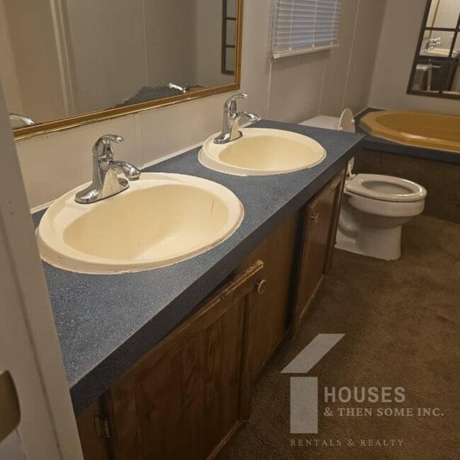 Building Photo - 224 Double Bridge Rd