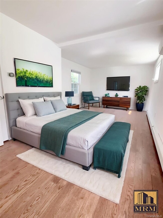 Building Photo - 18 Bayles Ave