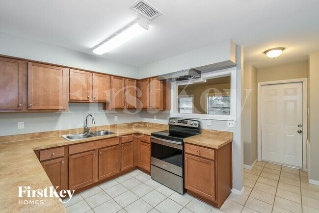 Building Photo - 798 Gilda Dr