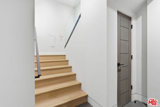 Building Photo - 11769 Bellagio Rd