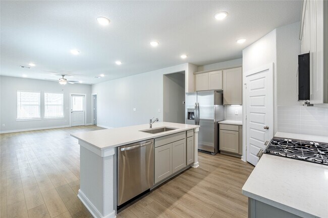 Building Photo - 8595 Blueberry Ash St