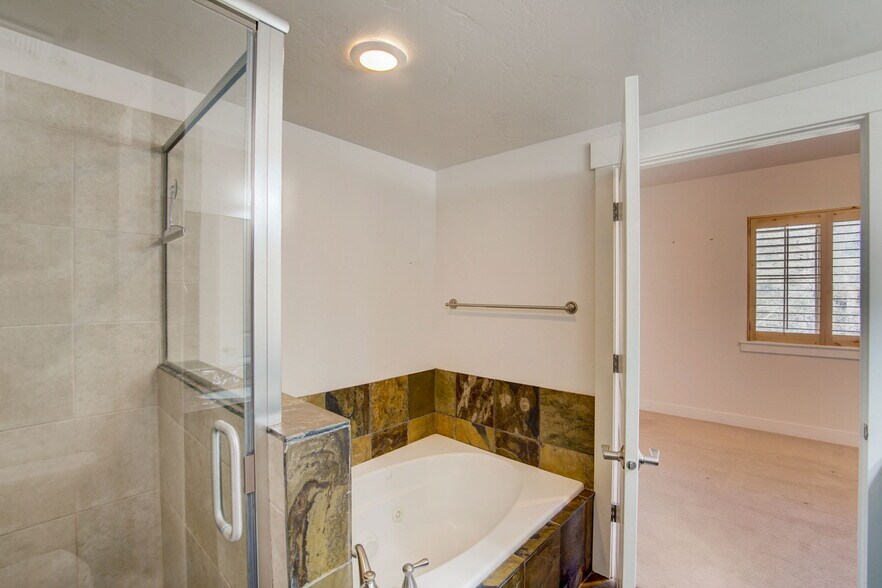 Building Photo - 5519 Lillehammer Ln