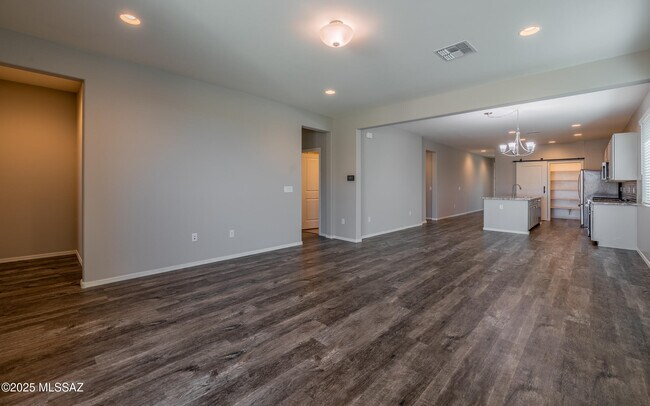 Building Photo - 10324 S Barlow Way