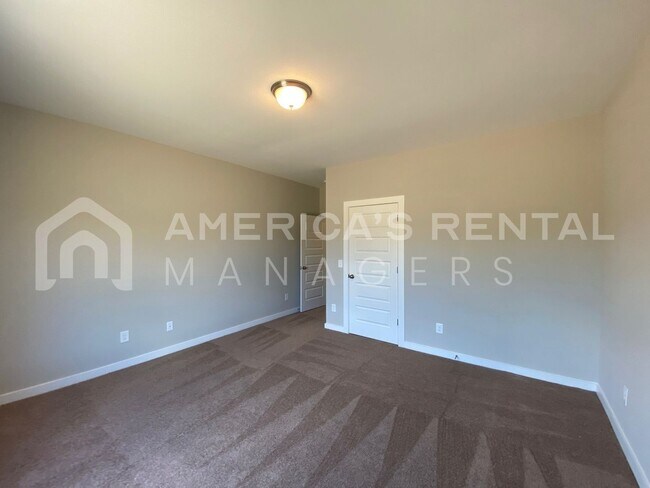 Building Photo - 68 WATER OAK DR